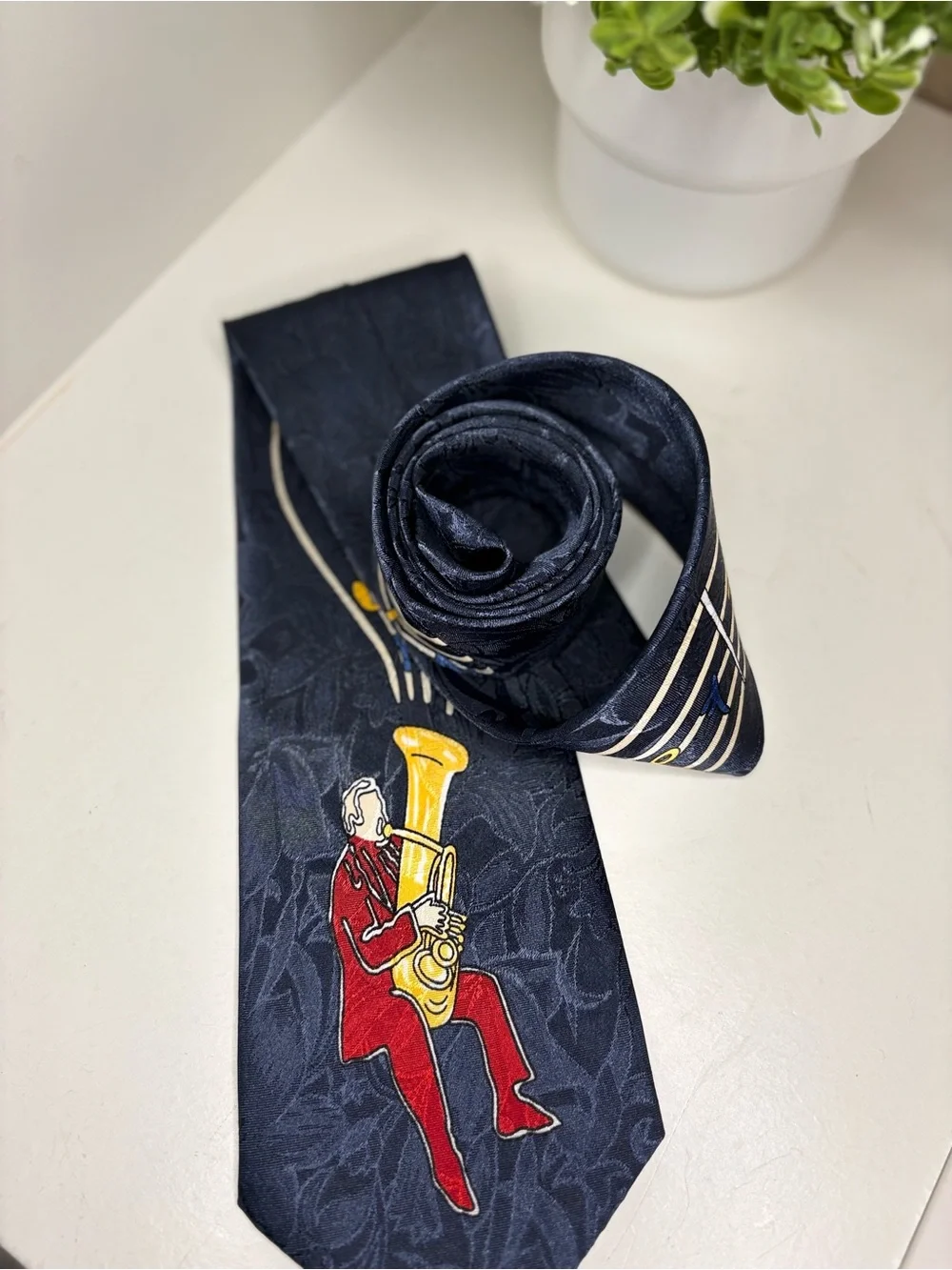 Vintage Master-Man Hand Made Musical Novelty Tie Navy Tuba MusicNotes Jacquard